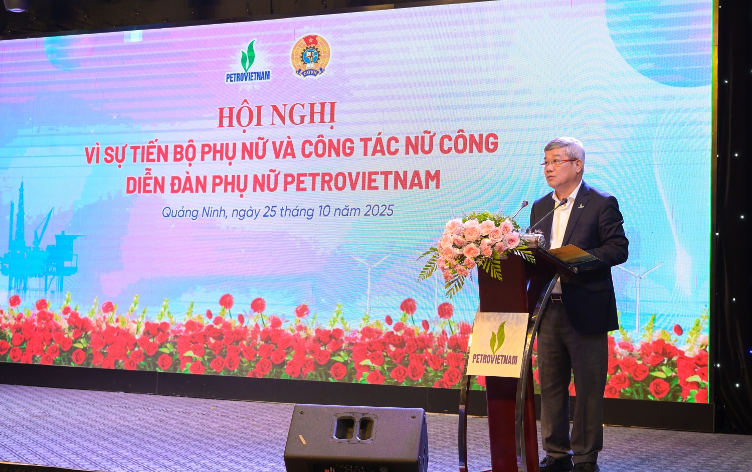 Đồng chí Đỗ Chí Thanh, Phó Tổng Giám đốc, Trưởng Ban Vì sự tiến bộ phụ nữ Tập đoàn Công nghiệp – Năng lượng Quốc gia Việt Nam: Trong thời gian qua, công tác bình đẳng giới và phát triển phụ nữ trong Petrovietnam đạt nhiều kết quả đáng ghi nhận