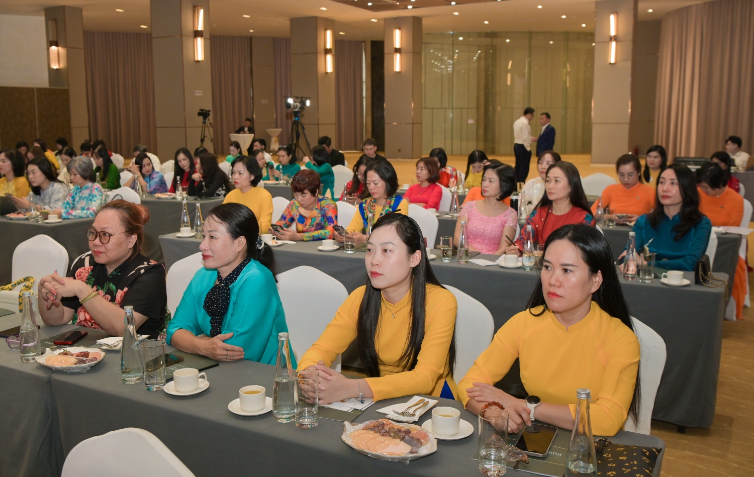 Hội nghị Vì sự tiến bộ phụ nữ và công tác nữ công thu hút đông đảo nữ cán bộ Petrovietnam tham dự