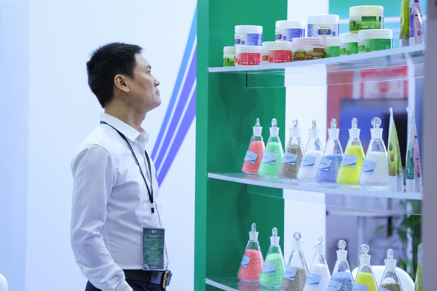 Tập đoàn giới thiệu các sản phẩm tại Hội chợ