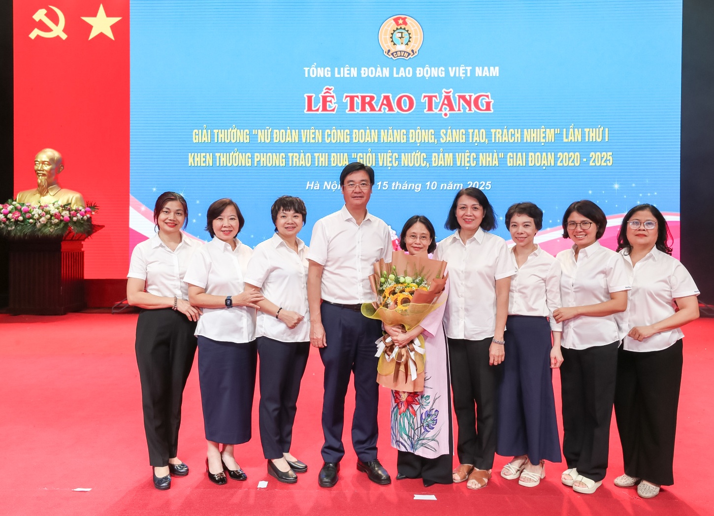 Nữ công đoàn viên Petrovietnam được Tổng Liên đoàn Lao động Việt Nam vinh danh điển hình xuất sắc phong trào “Giỏi việc nước, đảm việc nhà“ giai đoạn 2020-2025
