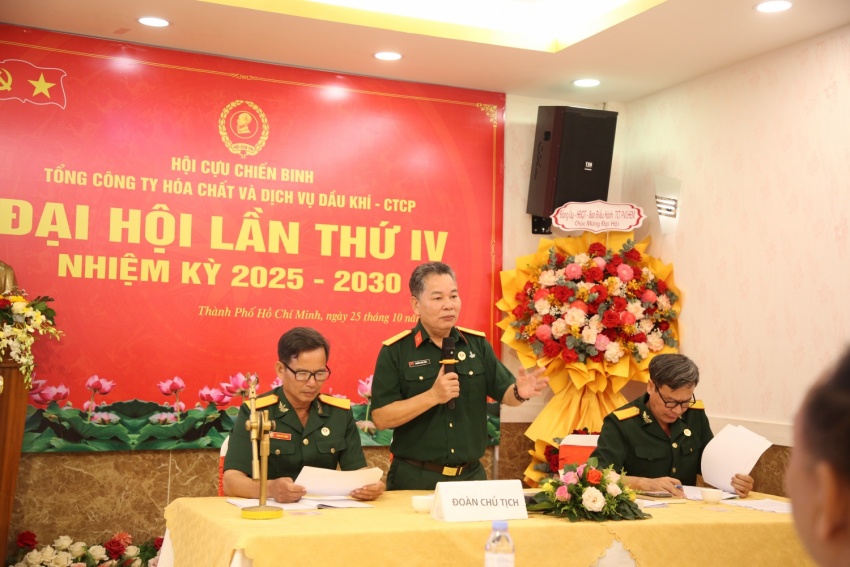 Ban Chấp hành Hội CCB PVChem trao đổi tại Đại hội.