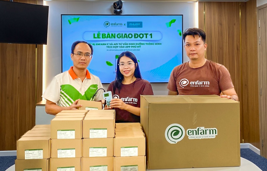 Giai đoạn đầu, hai bên đã bàn giao 50 bộ thiết bị đo dinh dưỡng đất thông minh Enfarm F.
