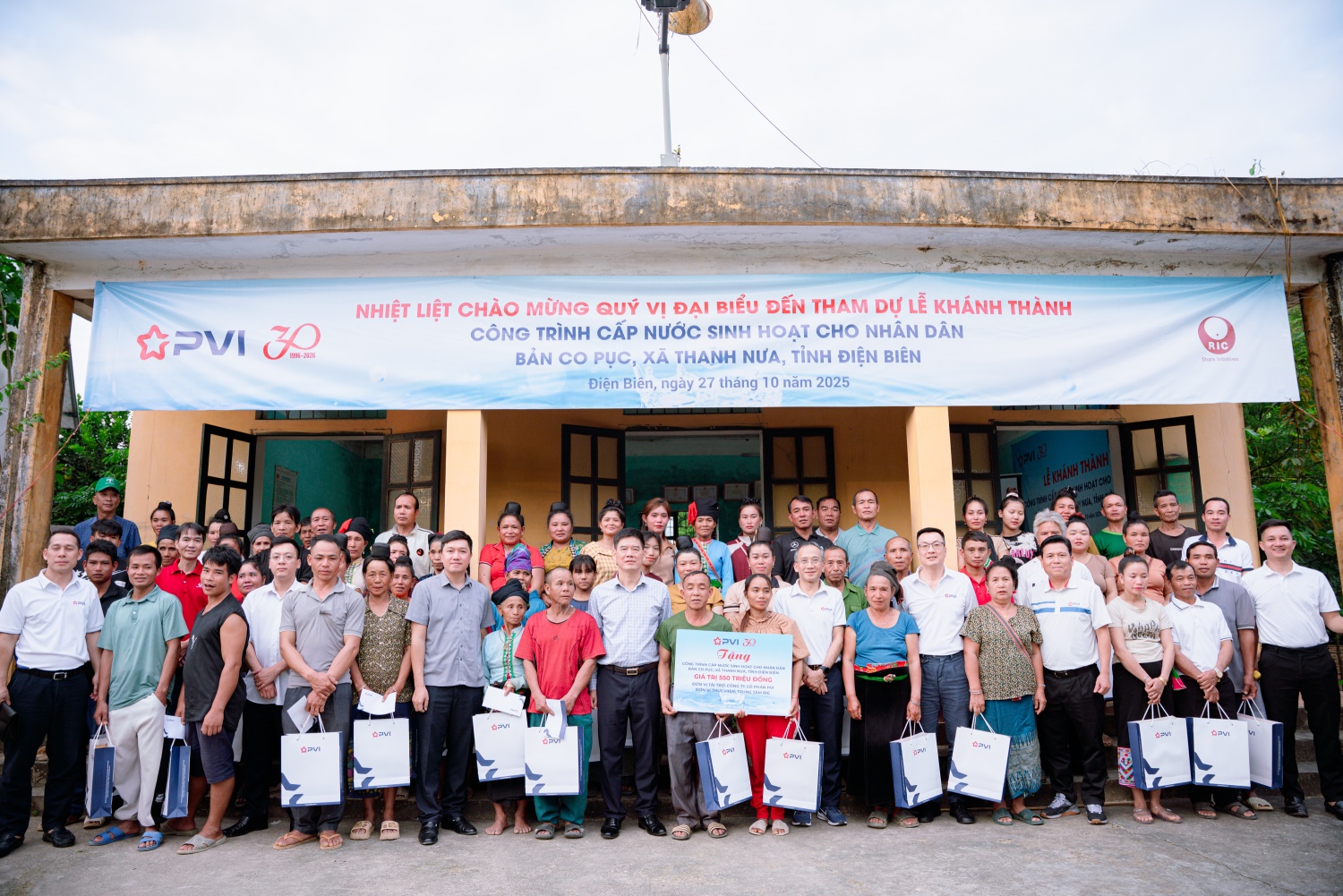 Đoàn công cùng người dân và Chính quyền địa phương