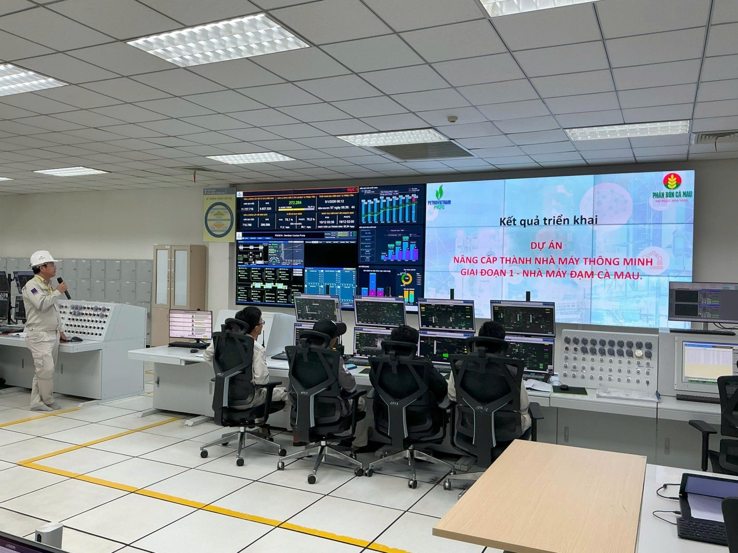 Mô hình Nhà máy thông minh tại PVCFC sẽ được nhân rộng trong Petrovietnam thời gian tới.