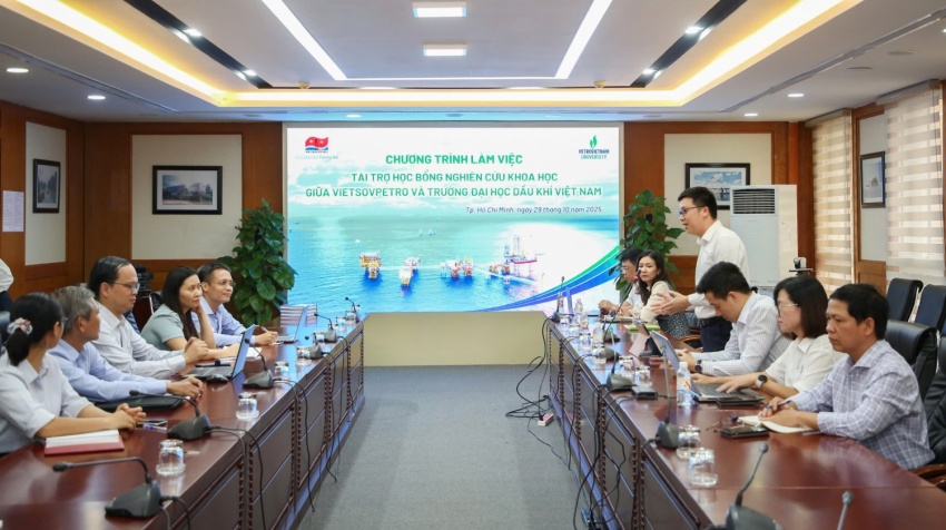 Quang cảnh chung tại buổi làm việc