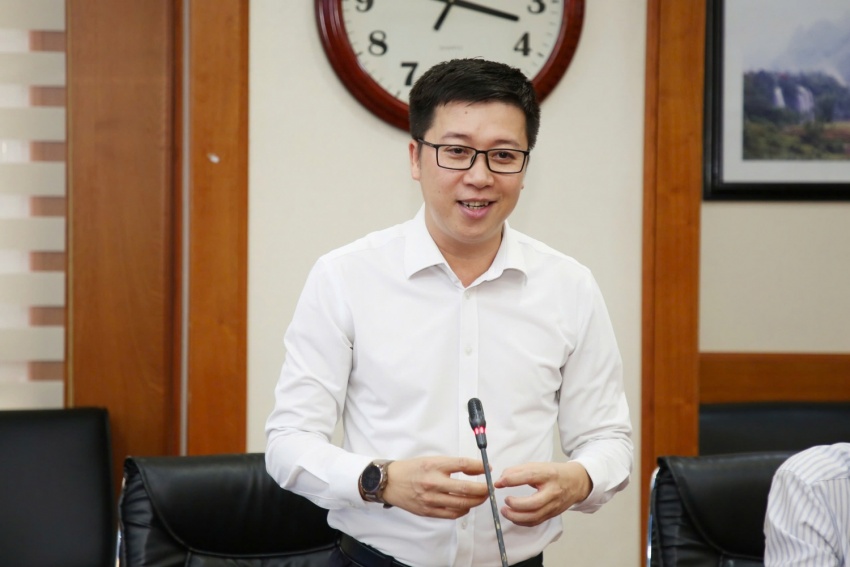 Ông Võ Văn Châu - Phó phòng Tổ chức nhân sự Bộ máy điều hành Vietsovpetro giới thiệu các hướng nghiên cứu ưu tiên cho năm 2026, với các chủ đề mà Vietsovpetro đặc biệt quan tâm