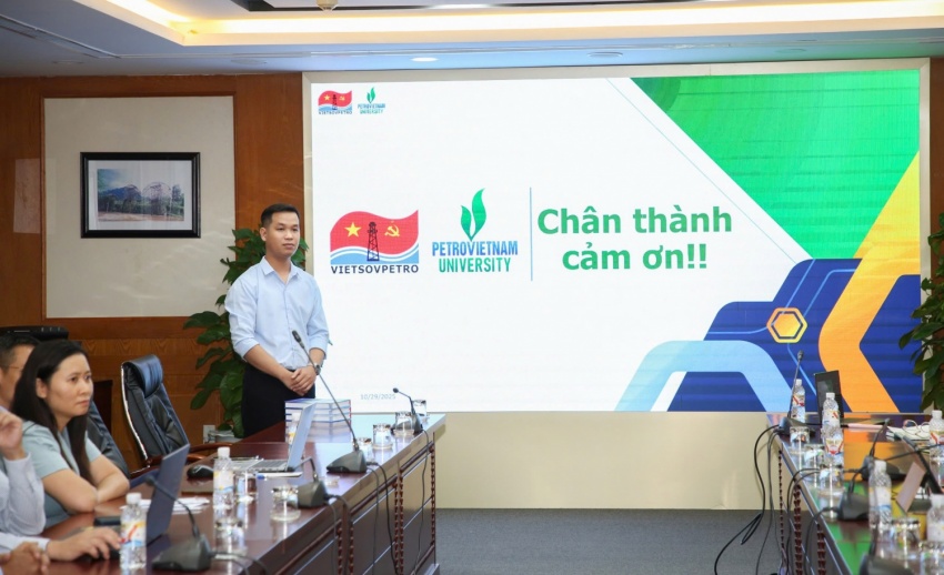 Sinh viên PVU báo cáo kết quả các đề tài NCKH được Vietsovpetro tài trợ học bổng trong năm 2025.