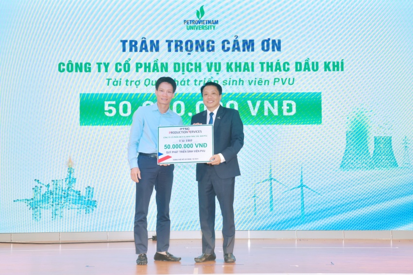 Công ty CP Dịch vụ Khai thác Dầu khí PTSC tài trợ cho Quỹ phát triển sinh viên PVU.