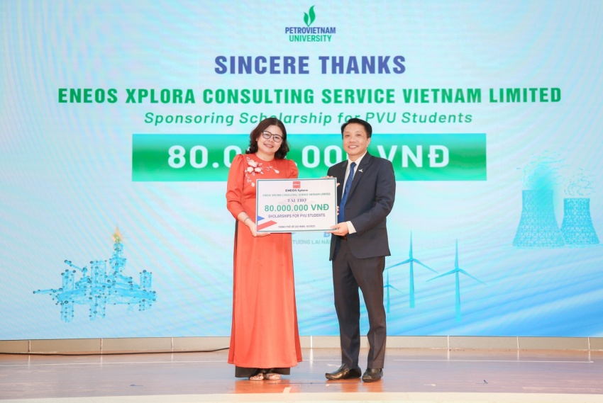 ENEOS Xplora Consulting Service Vietnam Limited tài trợ học bổng cho sinh viên PVU.