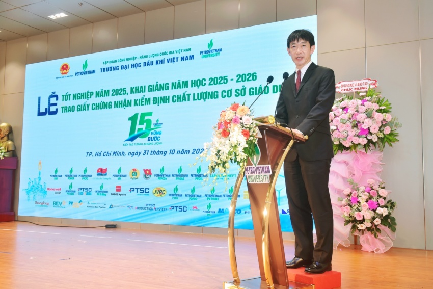 Thay mặt các đơn vị tài trợ, ông Hiroki Yoshida - Tổng Giám đốc Công ty Dầu khí Nhật - Việt, đại diện ENEOS Xplora Vietnam phát biểu tại buổi lễ.