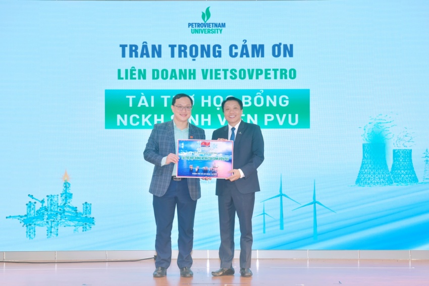 Liên doanh Vietsovpetro tài trợ học bổng nghiên cứu khoa học cho sinh viên PVU.