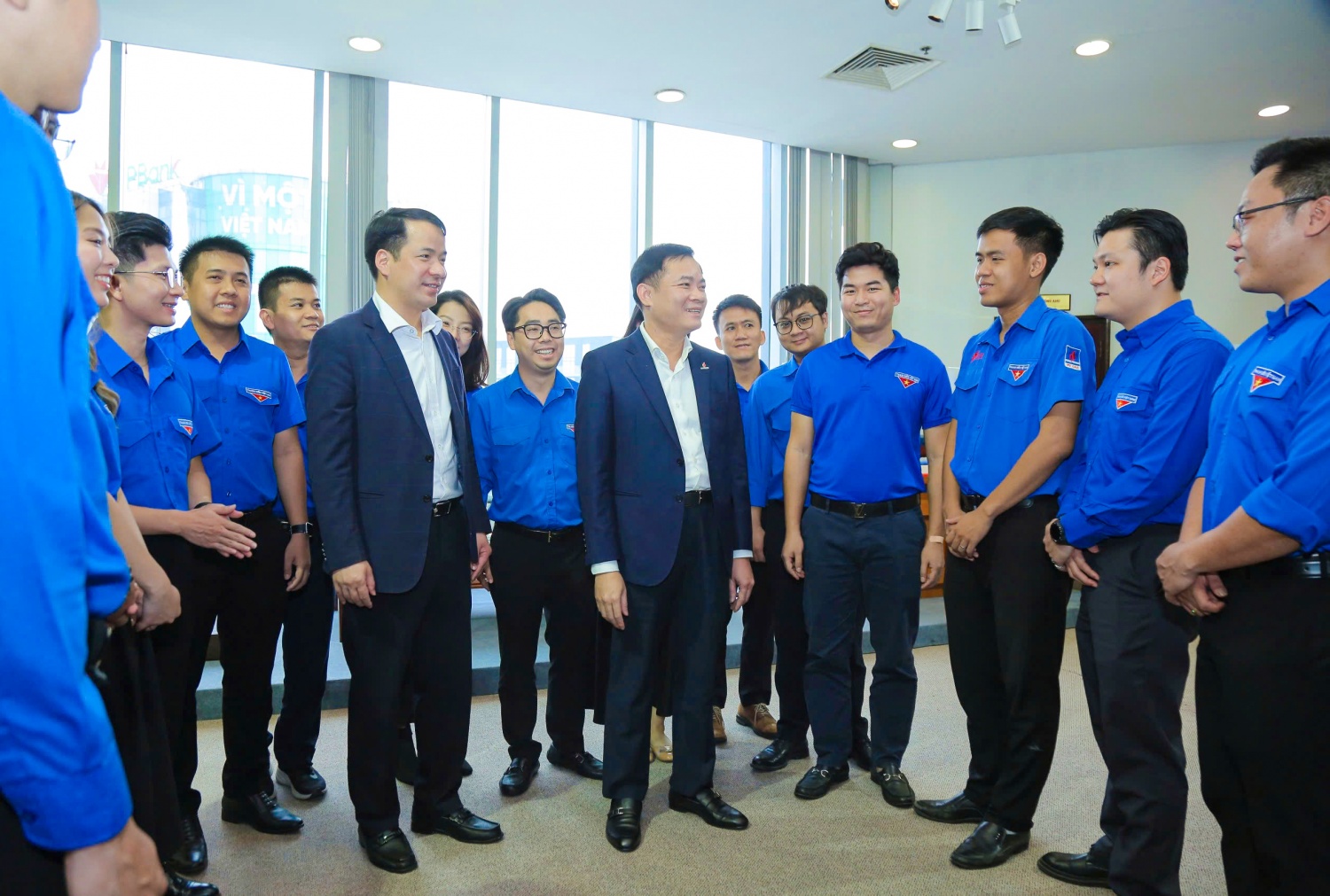Tổng Giám đốc Petrovietnam Lê Ngọc Sơn trao đổi với đoàn viên, thanh niên tại toạ đàm “Định hướng phát triển Tập đoàn Công nghiệp - Năng lượng Quốc gia Việt Nam (Petrovietnam)”.