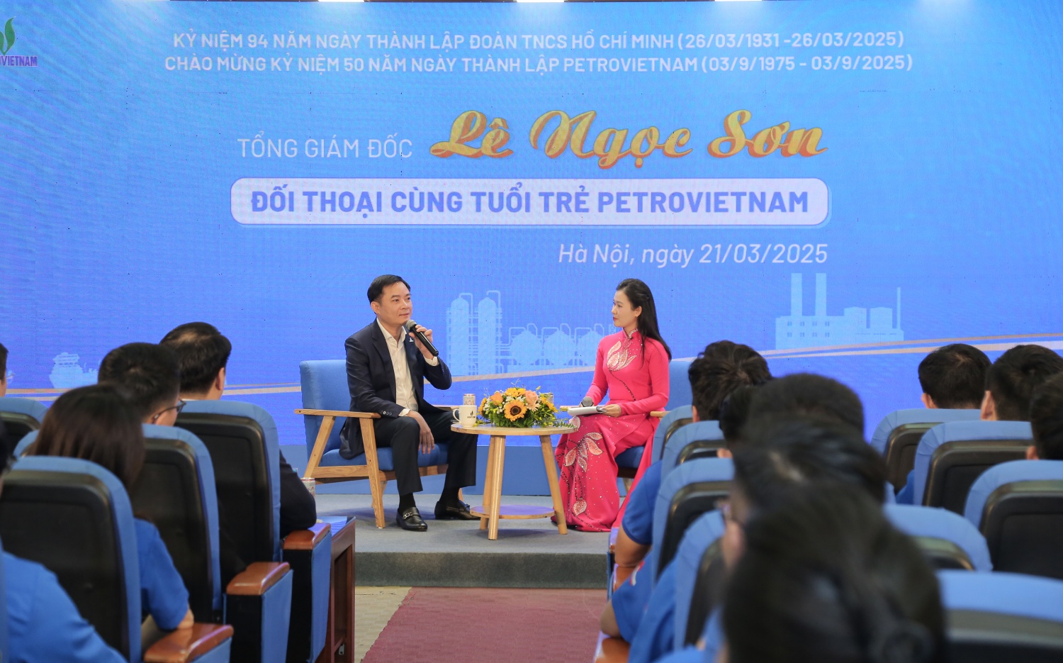 Tổng Giám đốc Petrovietnam Lê Ngọc Sơn đối thoại với đoàn viên, thanh niên toàn Tập đoàn.