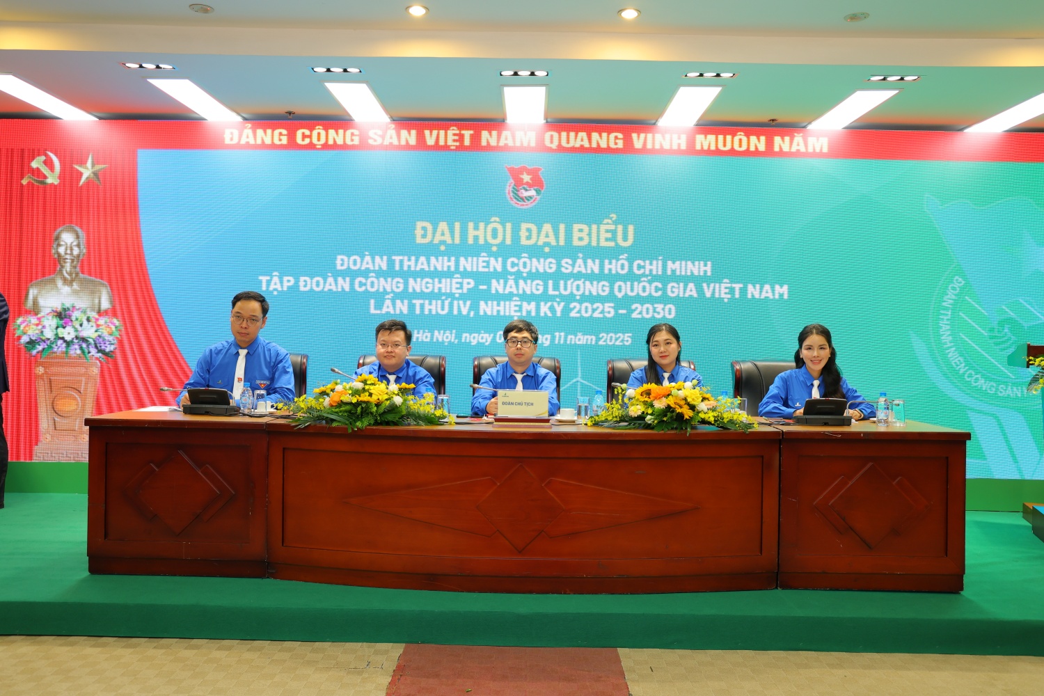 Đoàn Chủ tịch điều hành Đại hội