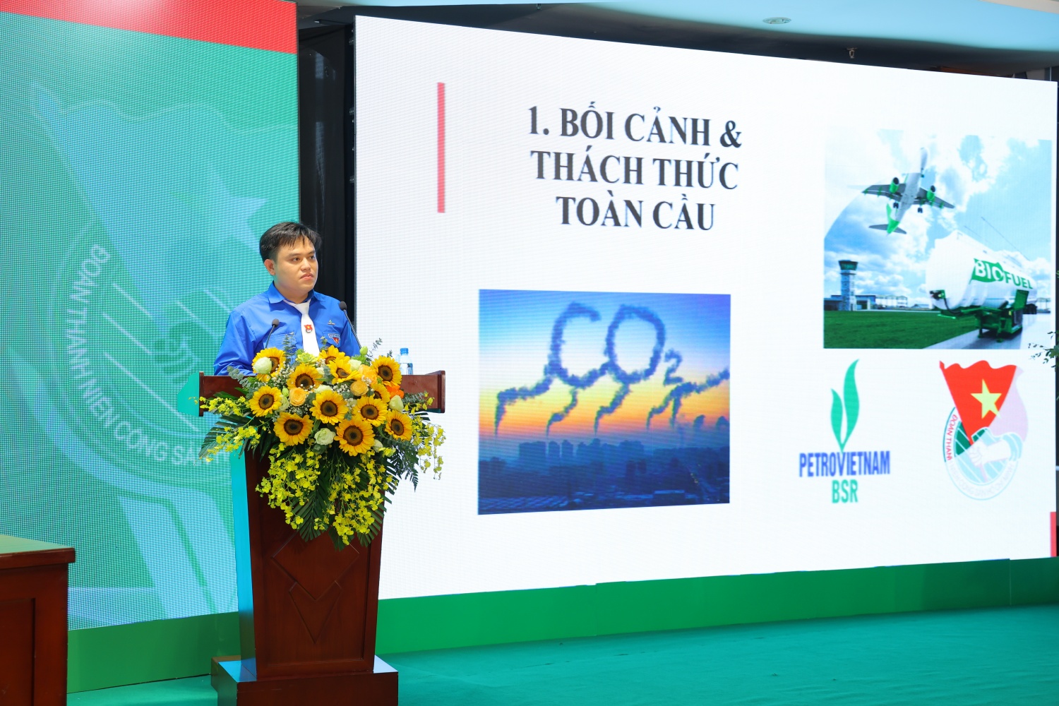 Các đại biểu trình bày tham luận tại Đại hội