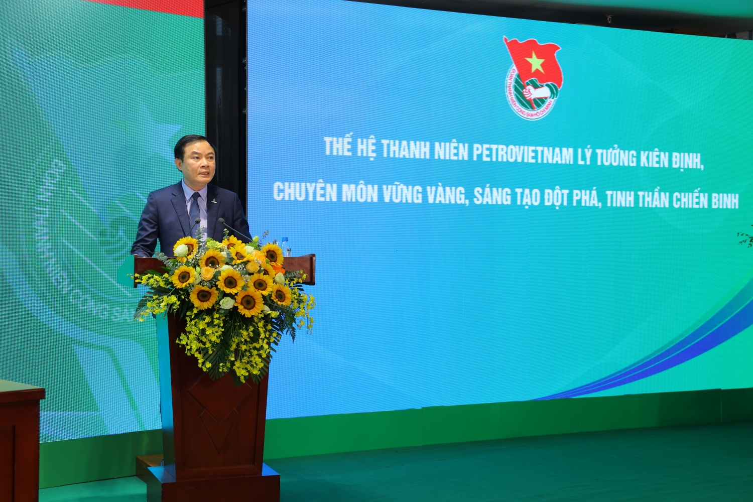 Tổng Giám đốc Petrovietnam Lê Ngọc Sơn: Tuổi trẻ Petrovietnam phải là lực lượng tiên phong, cụ thể hóa giải pháp đột phá về phát triển khoa học công nghệ, đổi mới sáng tạo, chuyển đổi số và phát triển nhân tài của Tập đoàn.