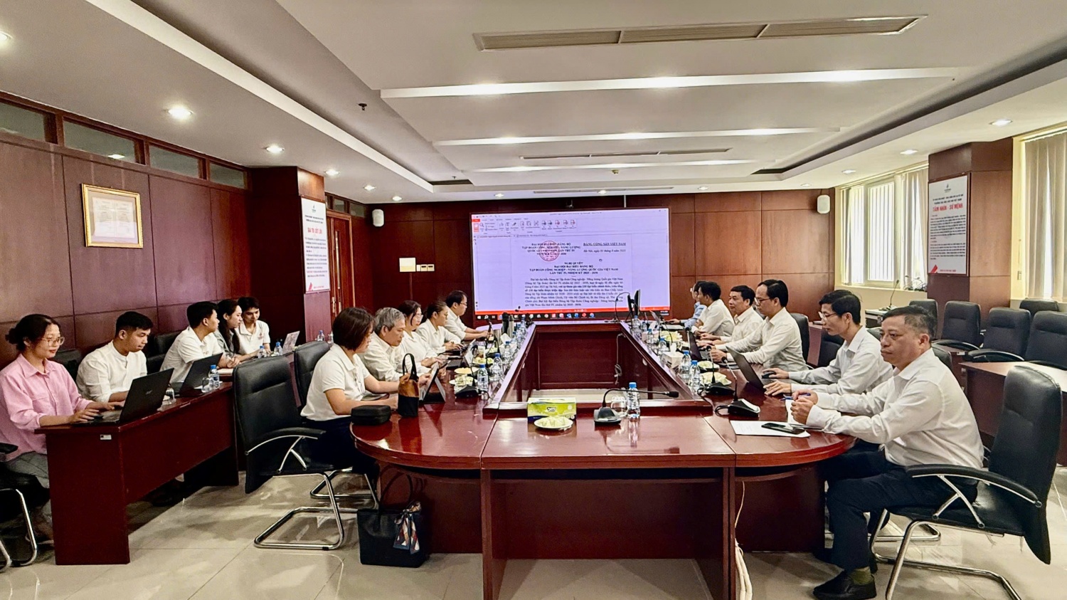Chi bộ 5 phổ biến và triển khai thực hiện Nghị quyết Đại hội Đảng bộ Tập đoàn lần thứ IV, nhiệm kỳ 2025 - 2030