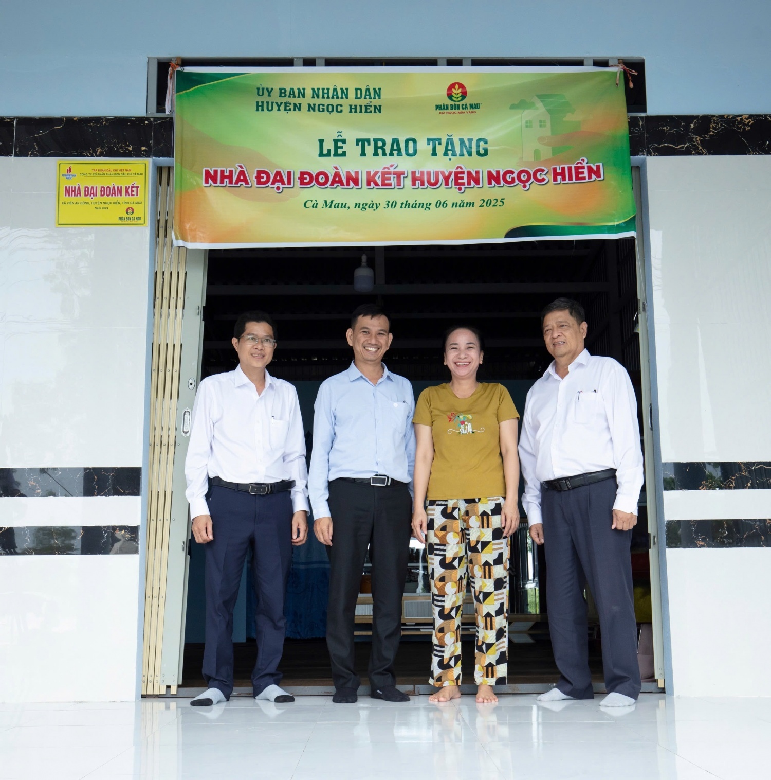PVCFC trao tặng nhà Đại đoàn kết tại Cà Mau.