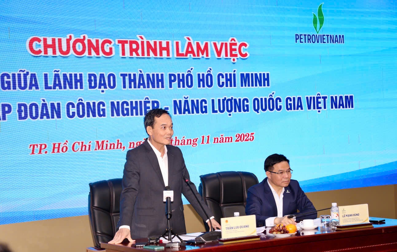 Đồng chí Trần Lưu Quang - Bí thư Trung ương Đảng, Bí thư Thành ủy TP. Hồ Chí Minh phát biểu tại buổi làm việc.