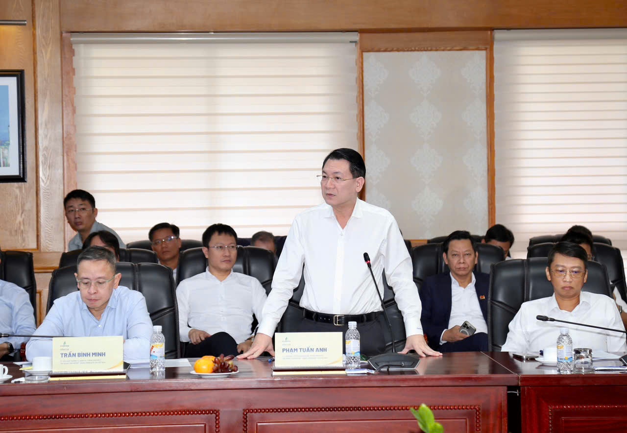 Đồng chí Phạm Tuấn Anh - Thành viên HĐTV Petrovietnam phát biểu