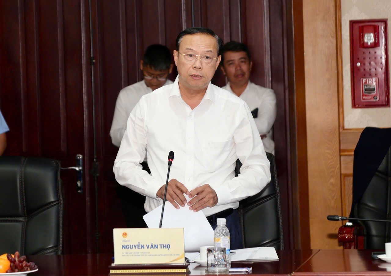 Đồng chí Nguyễn Văn Thọ - Phó Chủ tịch thường trực UBND TP. Hồ Chí Minh phát biểu tại buổi làm việc