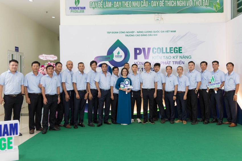 Niềm vui, hạnh phúc của CBCNV PV College tại lễ kỷ niệm nhà trường.