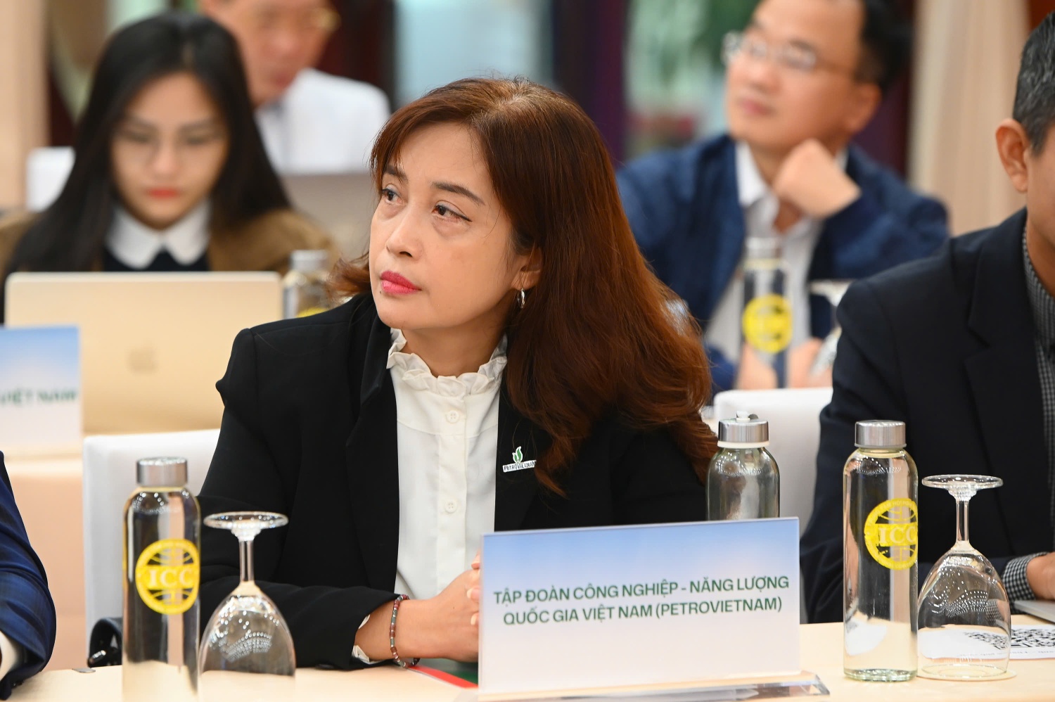 Bà Nguyễn Việt Nga - Phó Trưởng ban Truyền thông và Văn hóa doanh nghiệp Petrovietnam tham dự Diễn đàn