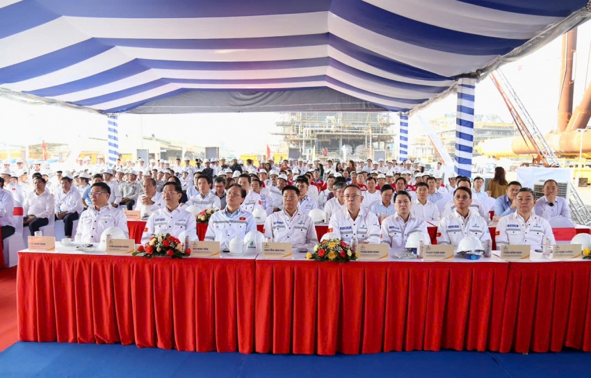 Các đại biểu tham dự Lễ Hạ thủy và gắn biển công trình Chân đế khối thượng tầng Giàn công nghệ trung tâm (CPP) - Dự án phát triển mỏ khí Lô B.