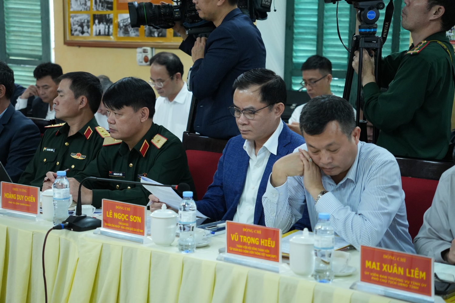 Sau Lễ khởi công đã diễn ra buổi làm việc tại Đồn Biên phòng Yên Khương.