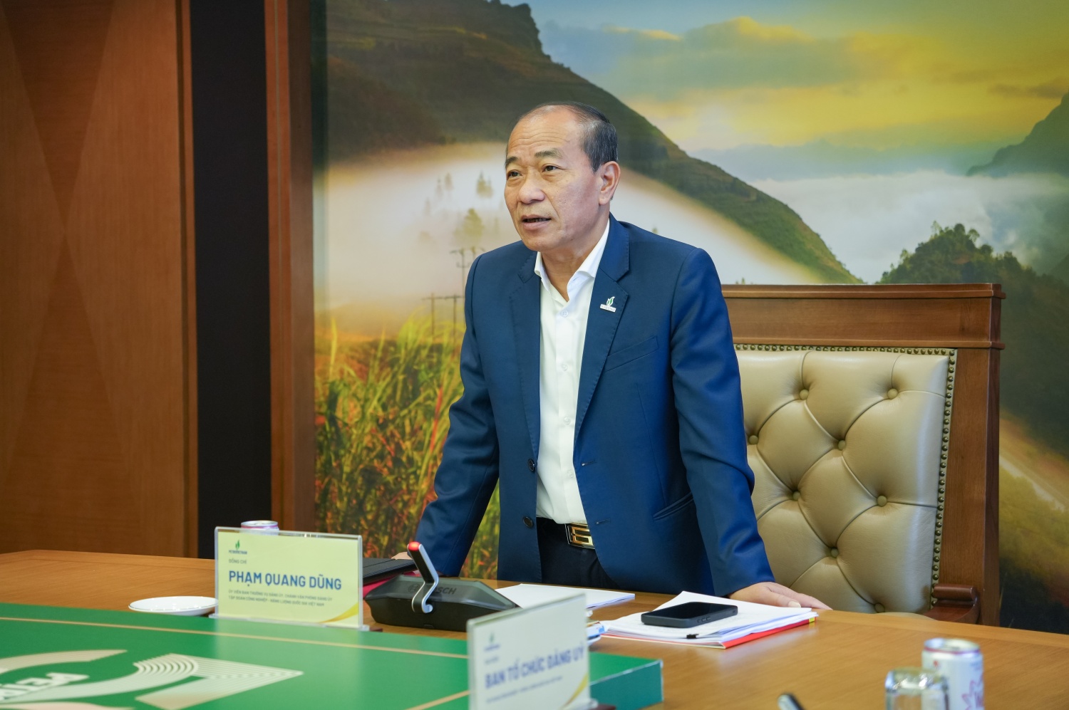 Đồng chí Phạm Quang Dũng - Ủy viên Ban Thường vụ, Chánh Văn phòng Đảng ủy Petrovietnam: Việc triển khai ứng dụng “Sổ tay đảng viên điện tử” không chỉ là bước đi cụ thể trong tiến trình chuyển đổi số của Petrovietnam, mà còn thể hiện quyết tâm chính trị của Đảng ủy Tập đoàn trong đổi mới phương thức lãnh đạo