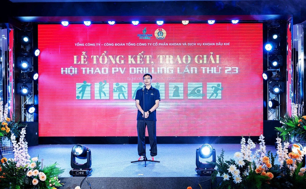 Đồng chí Nguyễn Thế Sơn - Phó Bí thư Đảng ủy, Thành viên HĐQT PV Drilling phát biểu tại Lễ tổng kết, trao giải Hội thao PV Drilling lần thứ 23
