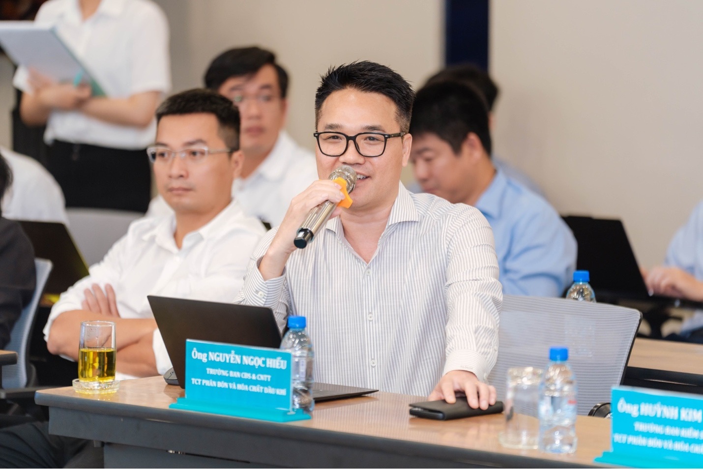 Đại diện Ban Chuyển đổi số và Công nghệ thông tin cam kết sẽ xây dựng các kế hoạch triển khai cụ thể, đảm bảo đáp ứng các yêu cầu và mục tiêu về quản trị trên nền tảng dữ liệu.