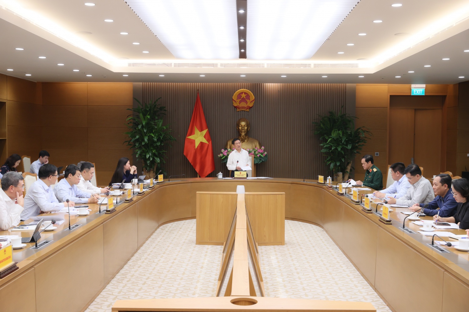 Phó Thủ tướng Chính phủ Hồ Đức Phớc, Trưởng Ban Chỉ đạo Đổi mới và Phát triển doanh nghiệp chủ trì cuộc họp về tình hình thực hiện Đề án tái cơ cấu Tập đoàn Công nghiệp - Năng lượng quốc gia Việt Nam (Petrovietnam)