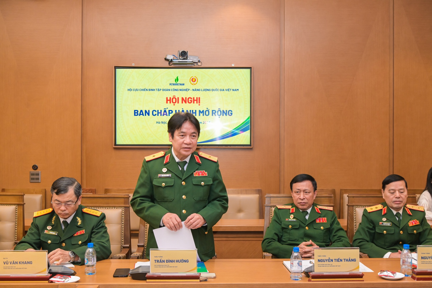 Thiếu tướng Trần Đình Hướng - Phó Trưởng Ban Công tác Hội CCB Việt Nam ghi nhận công tác chuẩn bị Đại hội lần thứ IV của Hội CCB Tập đoàn được triển khai chu đáo, cẩn trọng, bài bản và đúng quy định.