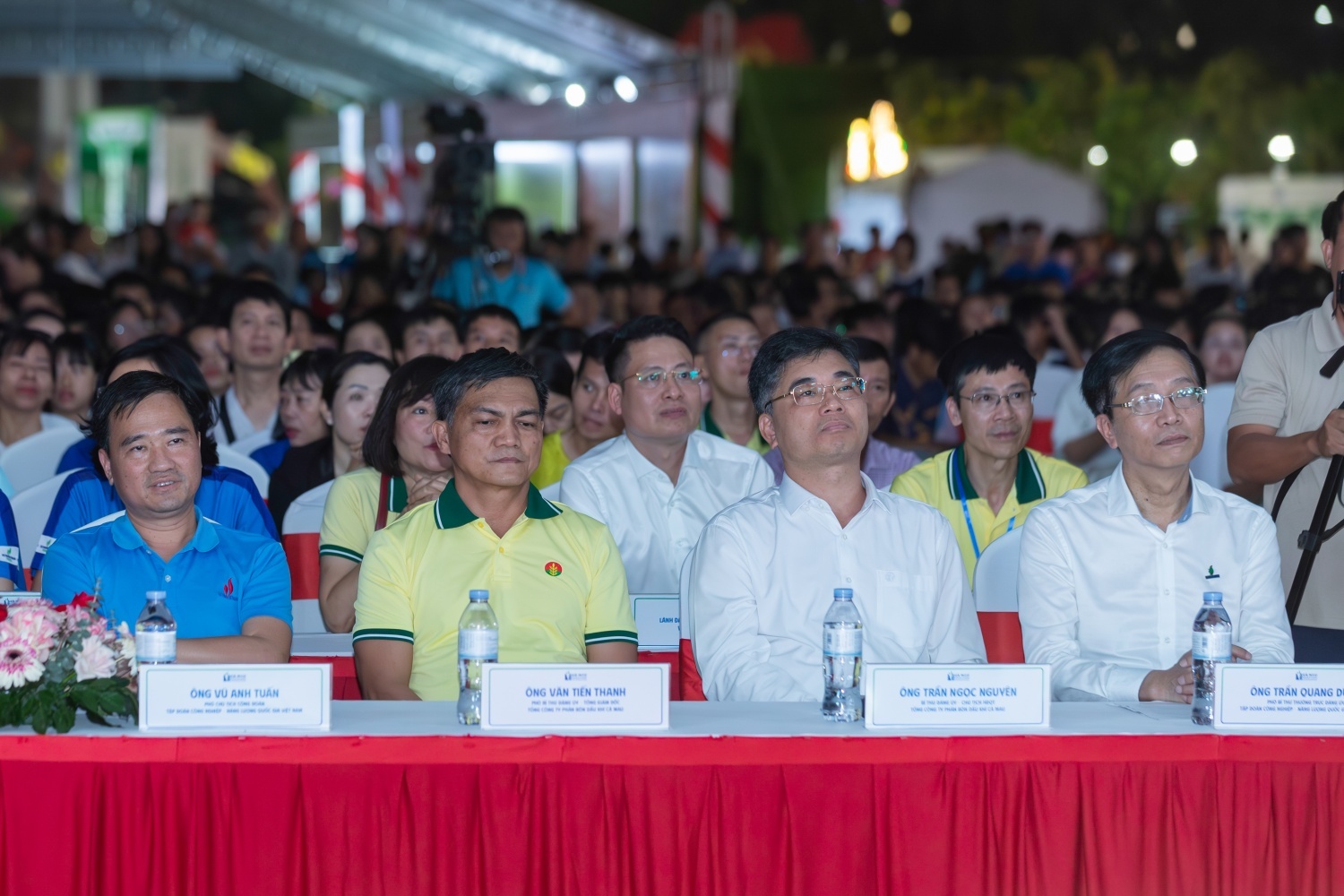 Các đại biểu tham dự Lễ khai mạc Giải Marathon Cà Mau 2025 – Cúp Petrovietnam