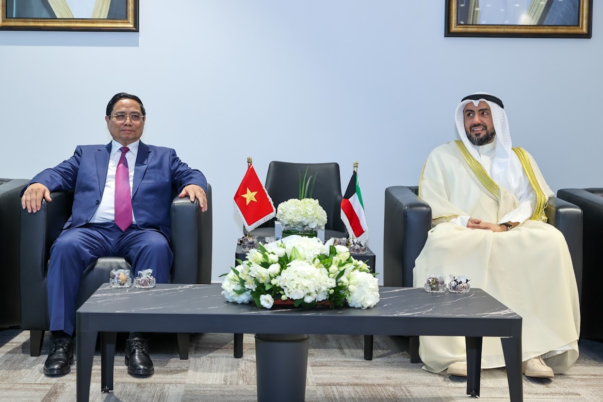 Thủ tướng Phạm Minh Chính và các nhà lãnh đạo Kuwait đã trao đổi, thống nhất về các biện pháp đẩy mạnh trụ cột hợp tác về năng lượng, hợp tác dầu khí, mở rộng hoạt động của dự án lọc hóa dầu Nghi Sơn