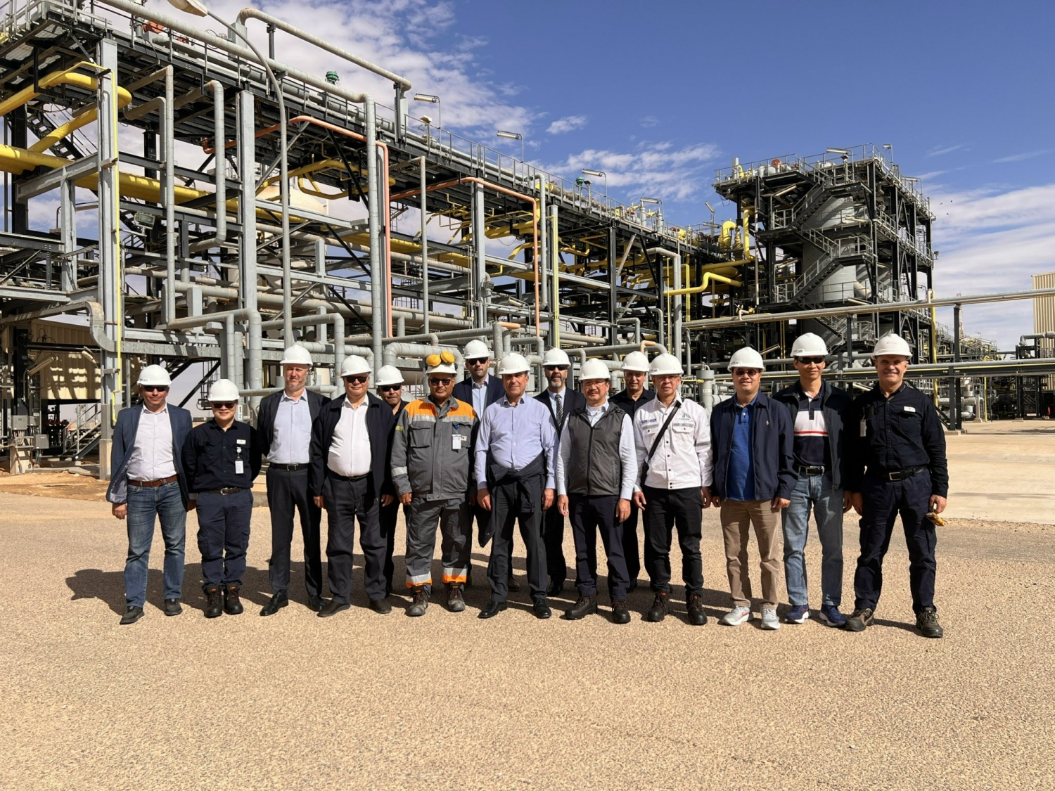 Đoàn công tác Petrovietnam do ông Trần Bình Minh, Thành viên HĐTV Tập đoàn dẫn đầu thăm mỏ khai thác dầu khí Lô 433a& 416b