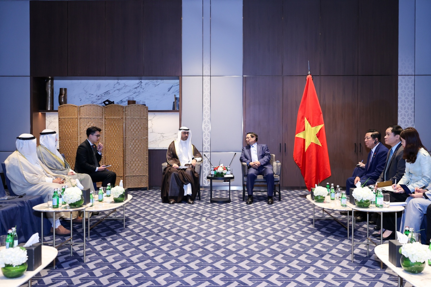 Thủ tướng Phạm Minh Chính đề nghị Tập đoàn KPC đẩy mạnh hợp tác với Petrovietnam trong khai thác, thăm dò, sản xuất trang thiết bị, đào tạo nhân lực, khoa học công nghệ, đổi mới sáng tạo, chuyển đổi số trong ngành dầu khí…
