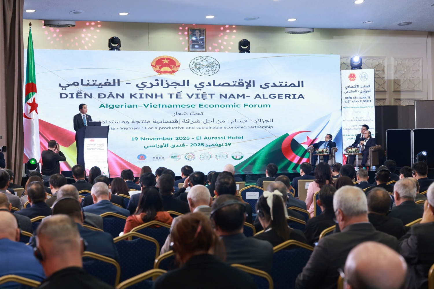 Toàn cảnh Diễn đàn Kinh tế Việt Nam - Algeria