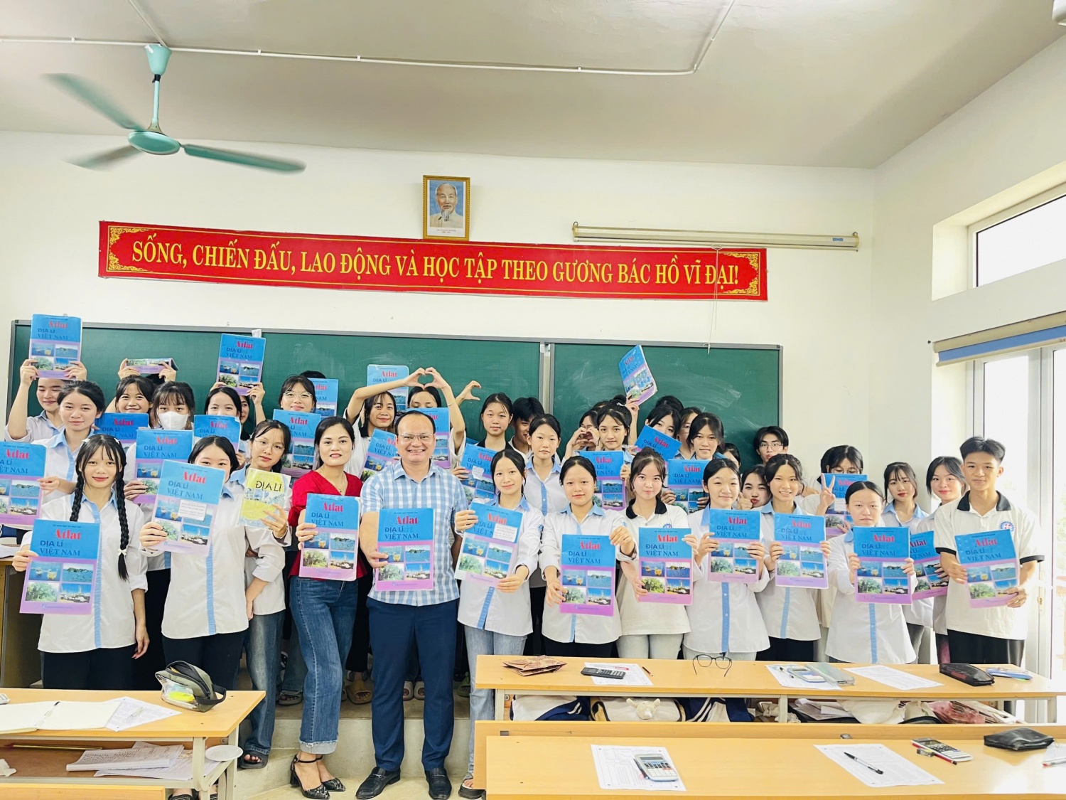 Thầy và trò THPT Hạ Hòa háo hức chờ đợi phòng thực hành giáo dục STEM Innovation Petrovietnam hoàn thiện