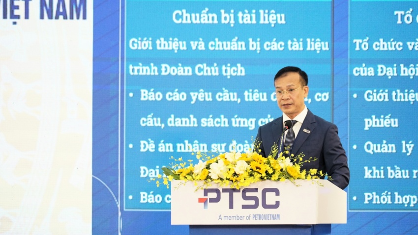 Đồng chí Vũ Đức Cường, Phó Chủ tịch Thường trực Công đoàn PTSC trình bày báo cáo kiểm điểm của Ban Chấp hành khóa VIII, khẳng định tập thể Ban Chấp hành đã phát huy tinh thần đoàn kết, đổi mới phương pháp hoạt động, nâng cao năng lực đội ngũ cán bộ công đoàn.