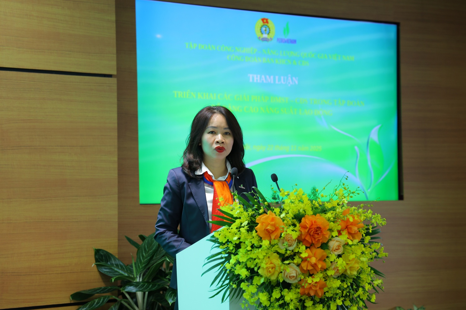 Đại diện các tổ công đoàn trình bày tham luận tại Đại hội