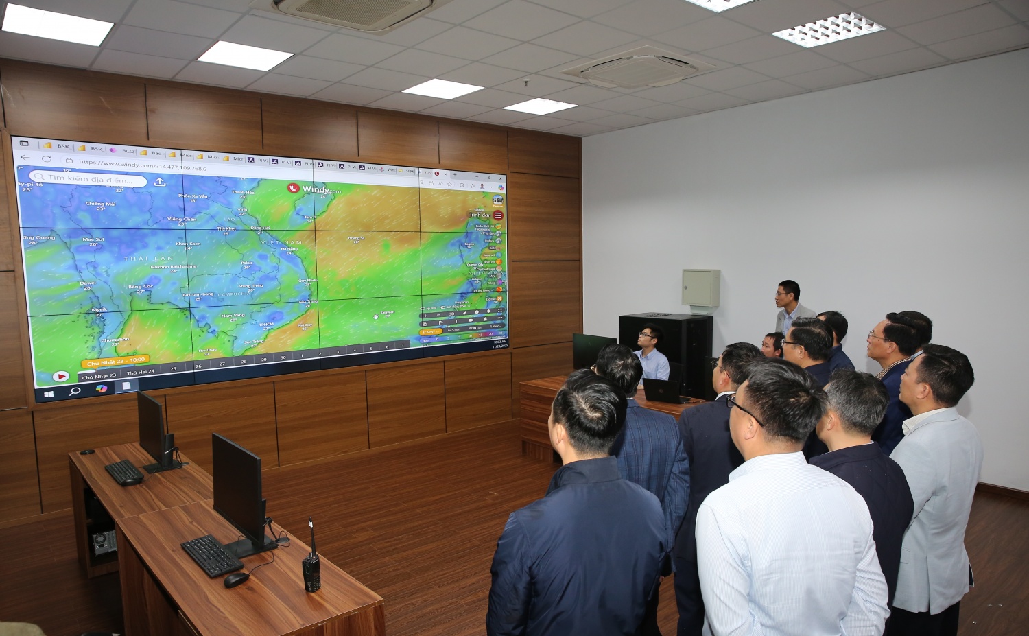 Đoàn công tác Petrovietnam thăm Trung tâm tích hợp điều hành NMLD Dung Quất.