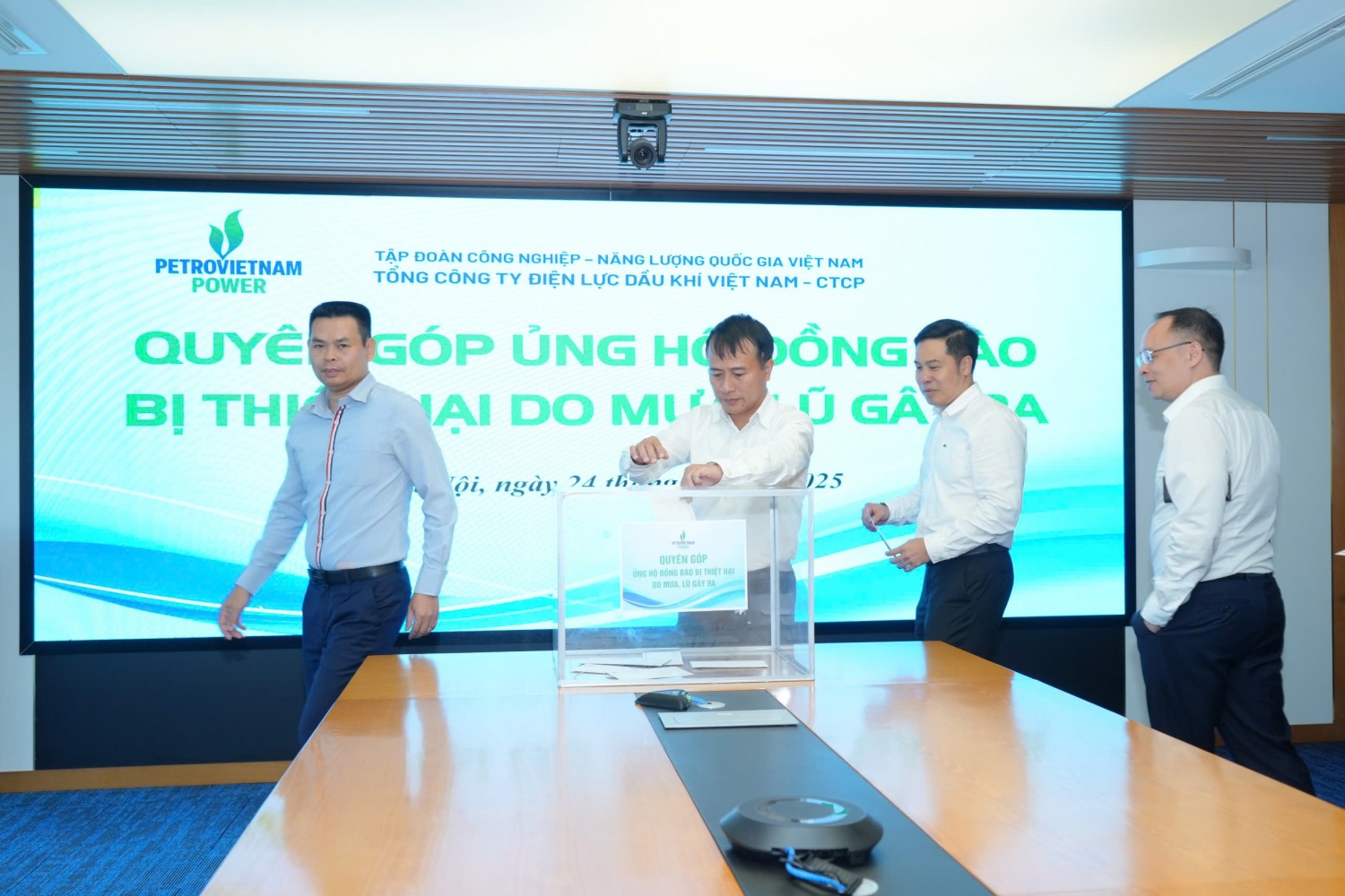 Người lao động PV Power ủng hộ đồng bào bị thiệt hại do mưa lũ