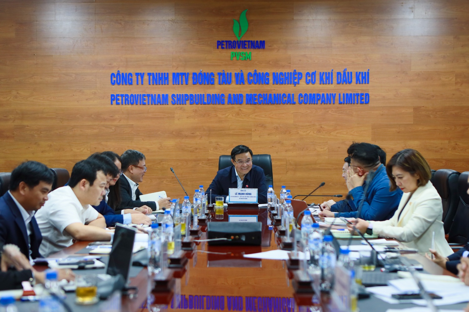 Chủ tịch HĐTV Petrovietnam Lê Mạnh Hùng chủ trì buổi làm việc và định hướng các nhiệm vụ phát triển sản xuất kinh doanh, chiến lược phát triển của PVSM trong giai đoạn tới.