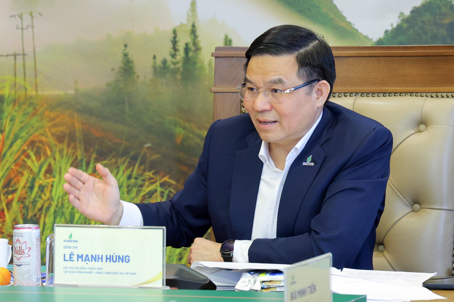 Chủ tịch HĐTV Petrovietnam Lê Mạnh Hùng ghi nhận, đánh giá cao nỗ lực của tập thể lãnh đạo, người lao động PVEP đã đóng góp quan trọng vào kết quả chung của Tập đoàn.