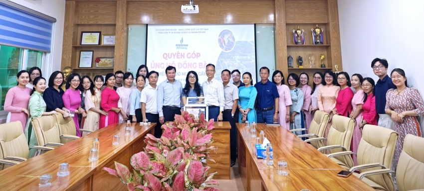 PVD Training hưởng ứng chương trình quyên góp.