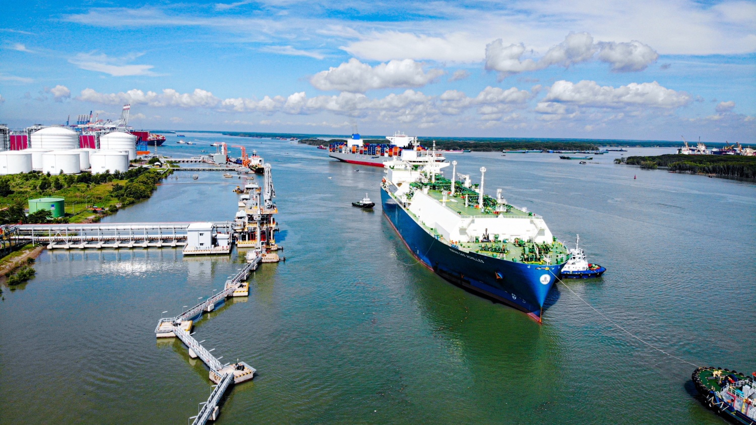 Petrovietnam đang bước những bước đi quan trọng để hình thành chuỗi công nghiệp - năng lượng một cách hoàn chỉnh