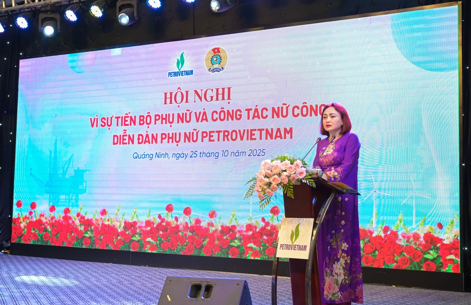 Đồng chí Nghiêm Thùy Lan, Chủ tịch Công đoàn Petrovietnam: Phụ nữ Petrovietnam không chỉ đảm nhiệm tốt công việc chuyên môn mà còn là nhân tố quan trọng trong công tác quản lý, nghiên cứu, sáng tạo, điều hành và chăm lo an sinh xã hội, góp phần xây dựng hình ảnh người lao động Petrovietnam năng động, bản lĩnh và giàu lòng nhân ái
