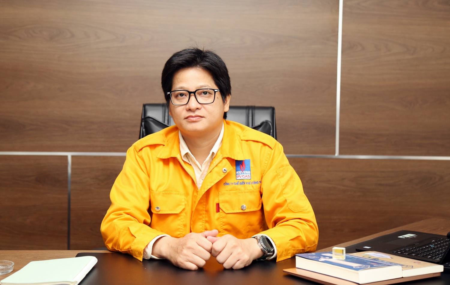 Anh Phạm Nguyễn Quốc Cường - Quản đốc Kho cảng PV GAS VUNG TAU: Với nguồn lực hiện có, Kho cảng PV GAS VUNG TAU hoàn toàn đủ năng lực mở rộng sang các dịch vụ kỹ thuật khác như: chạy thử (commissioning) cho các dự án mới, hay tư vấn xây dựng hệ thống quản lý O&M cho một kho LNG hoàn toàn mới